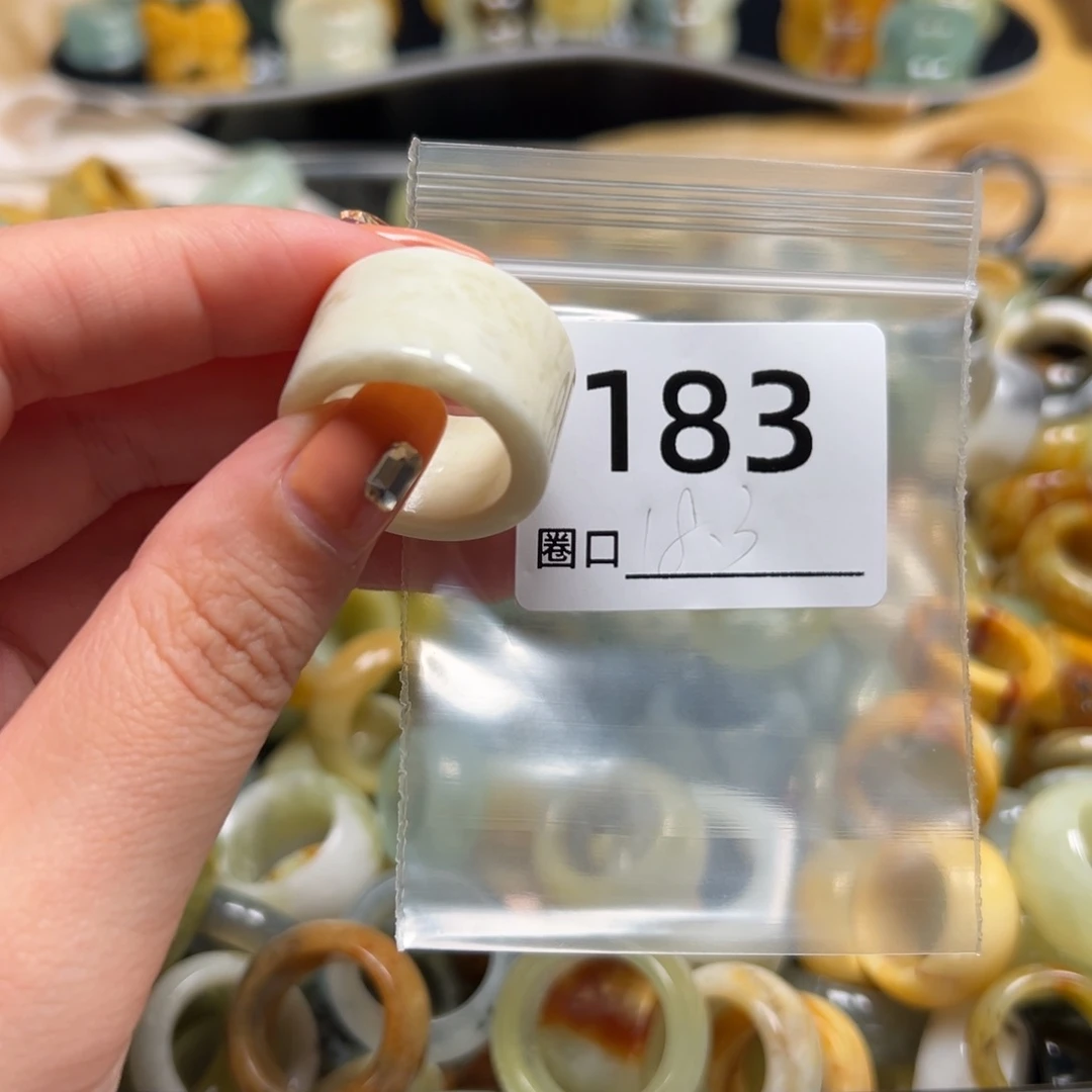 K***流蛇纹石玉未镶嵌戒指