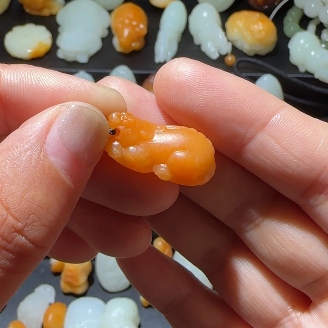 和田玉未镶嵌颈饰宠****子