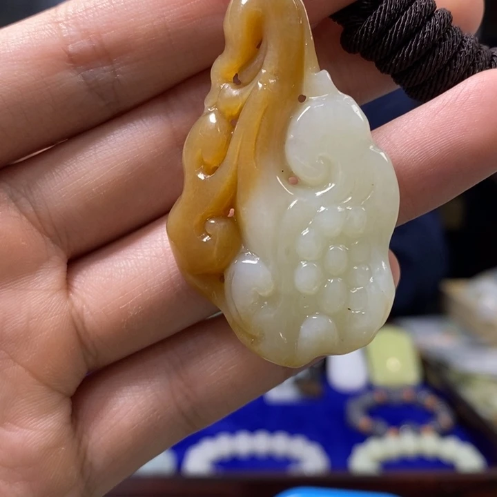 和田玉挂件未镶嵌大****炮