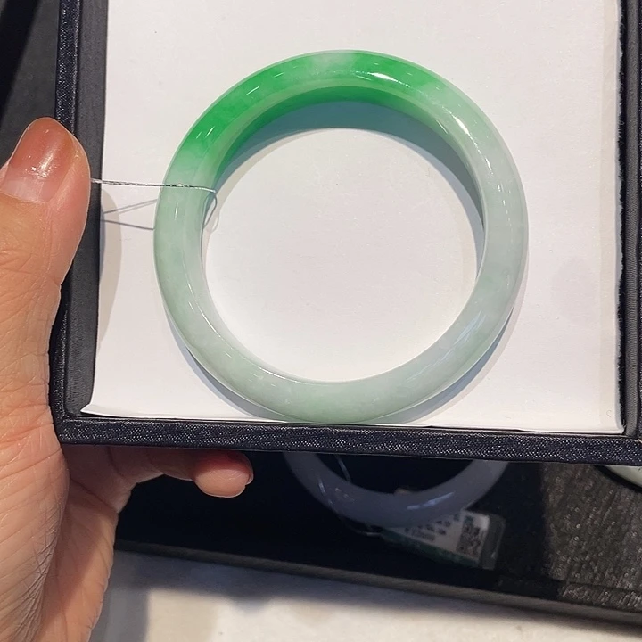 翡翠未镶嵌手镯翡翠手镯