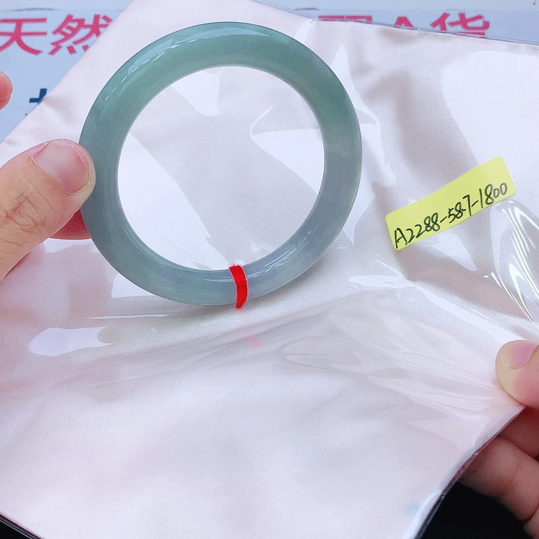 翡翠未镶嵌手镯我