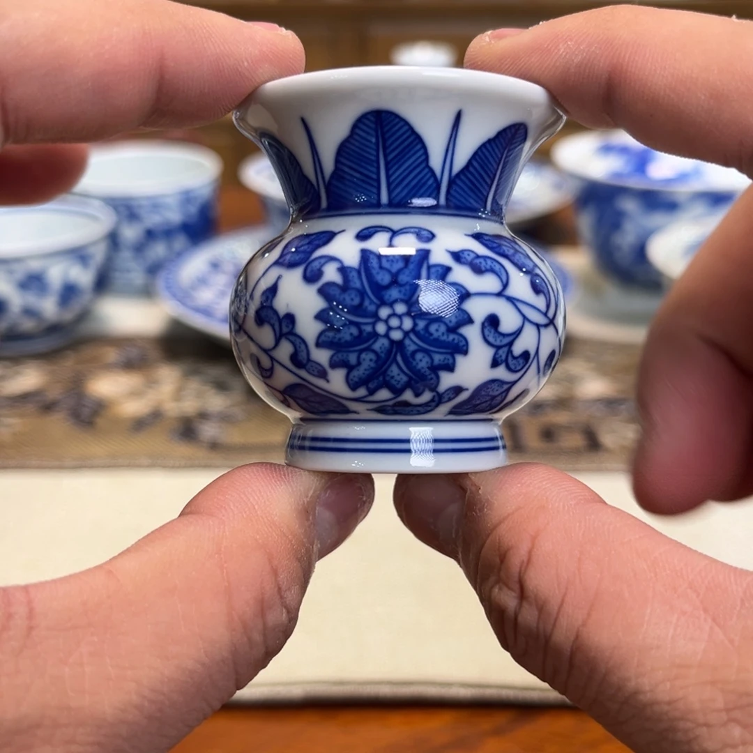 青花缠枝莲小盖置