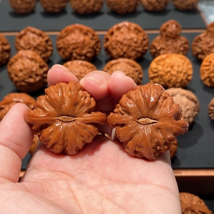 文玩核桃吊坠M****o闷白602