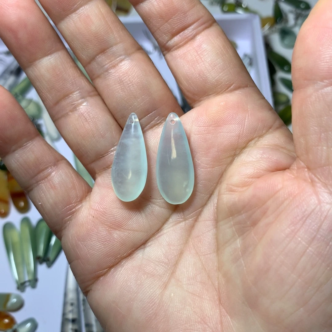 未镶嵌蛇纹石玉耳环