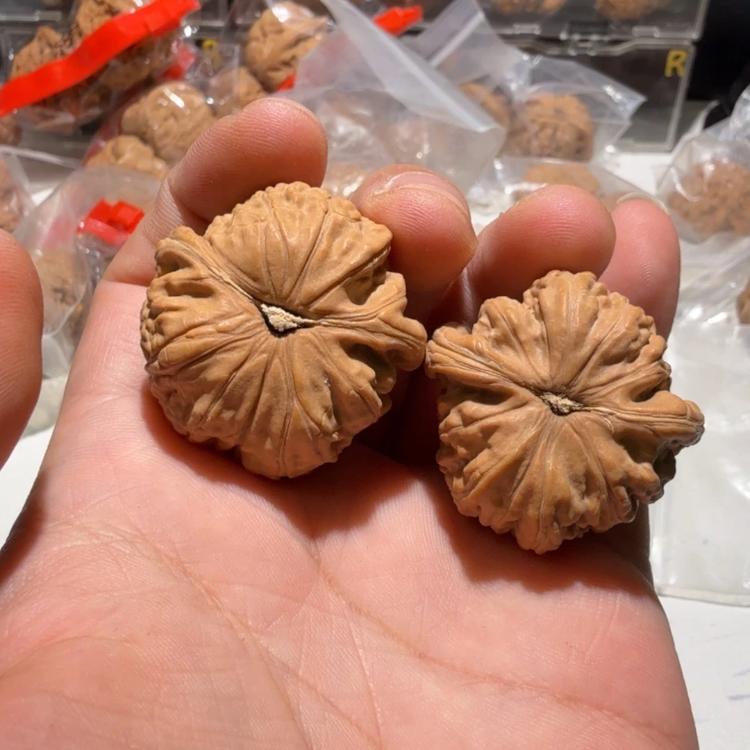 灌***醉文玩核桃吊坠白狮子