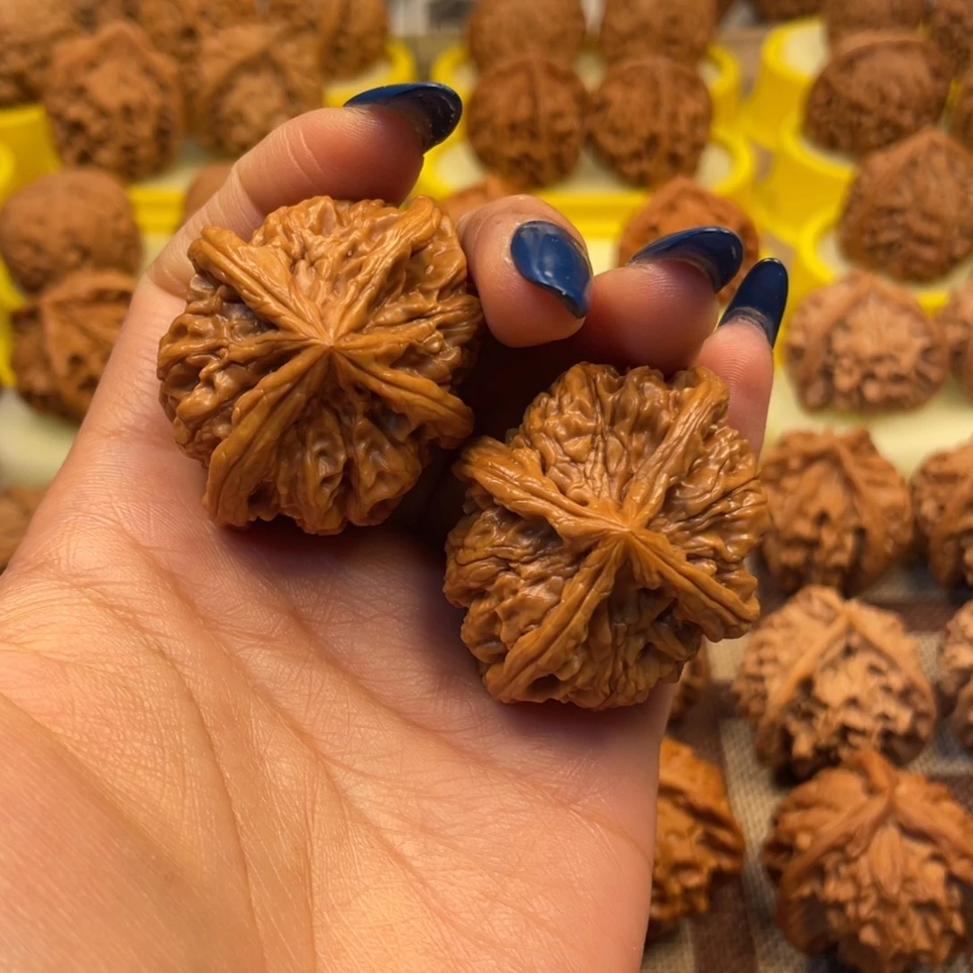 文玩核桃吊坠玉喜四棱