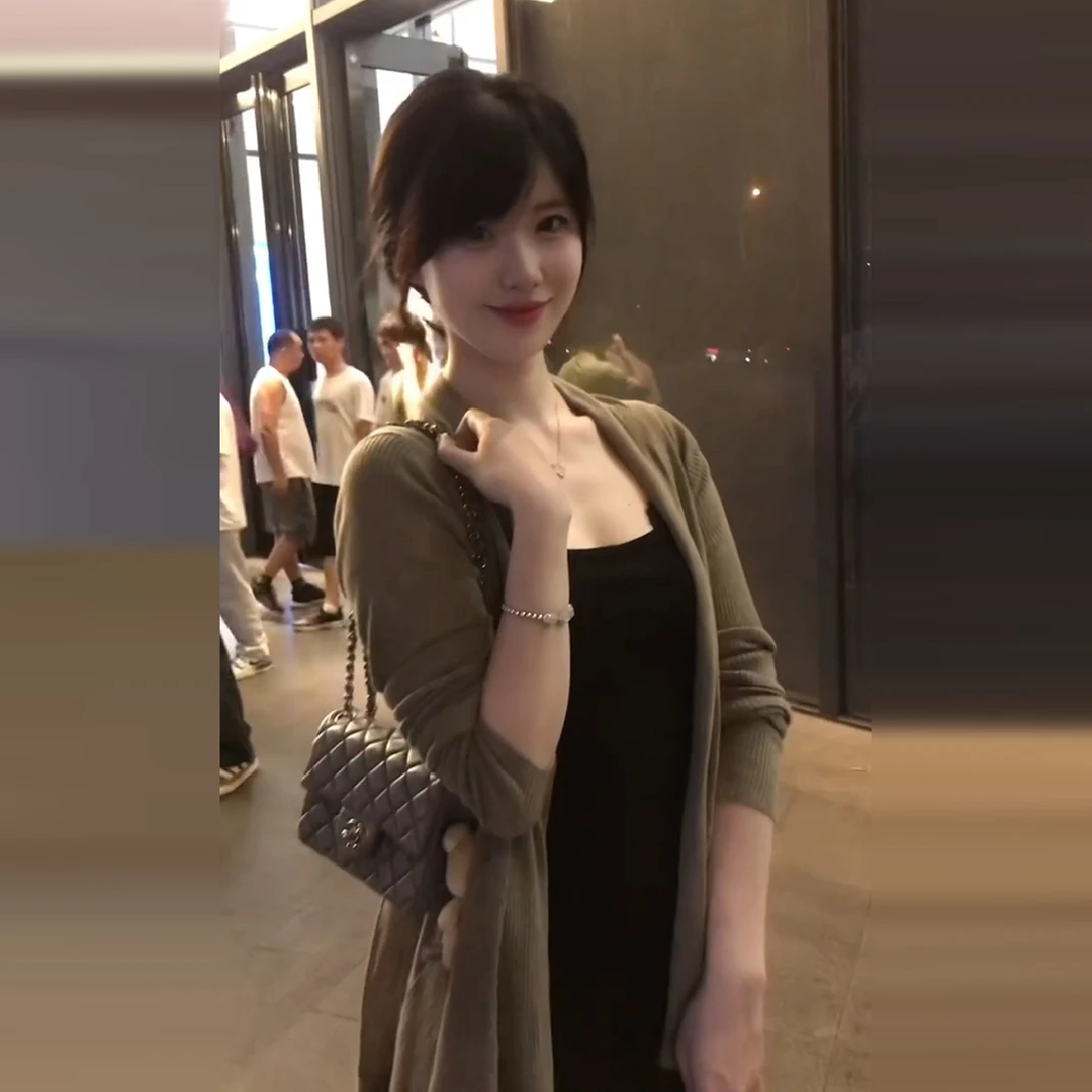 2025新款法式慵懒松弛感穿搭吊带连衣裙子女秋季气质包臀长裙套装