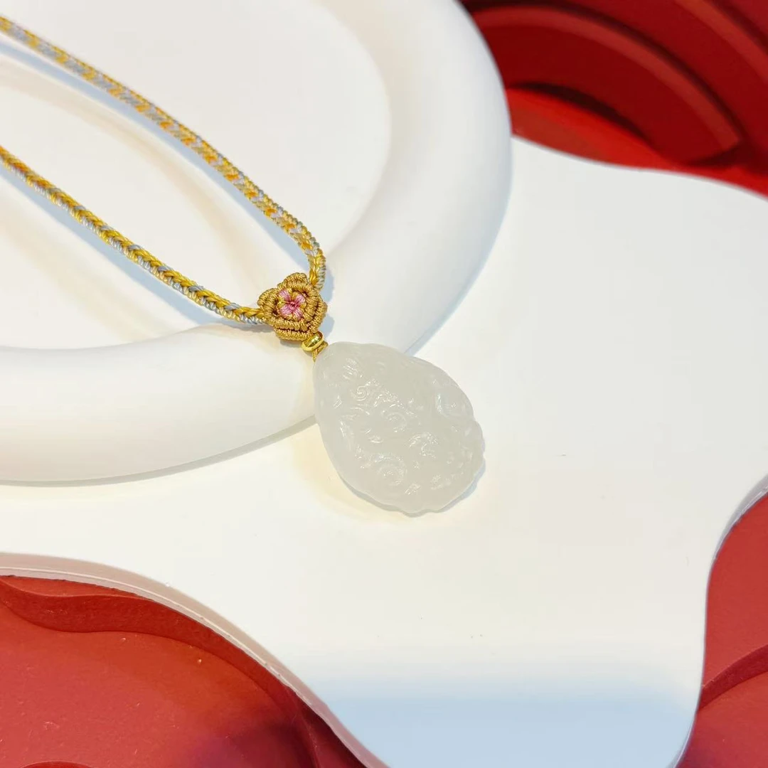 【人缘 财富 能量 智慧】 编绳30*23*10mm白玉凤九吊坠HNZ11584