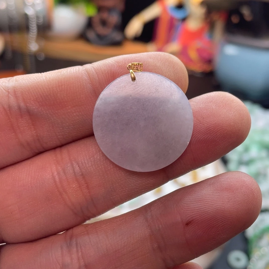 小***艾翡翠18K金镶嵌颈饰