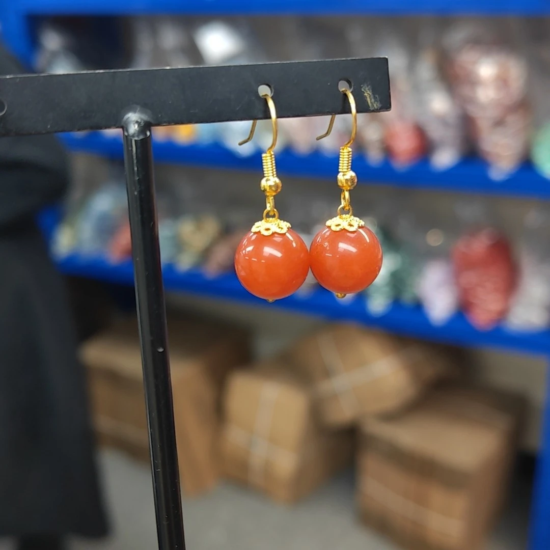 精品满色满肉南红10毫米耳钩多样性发一对