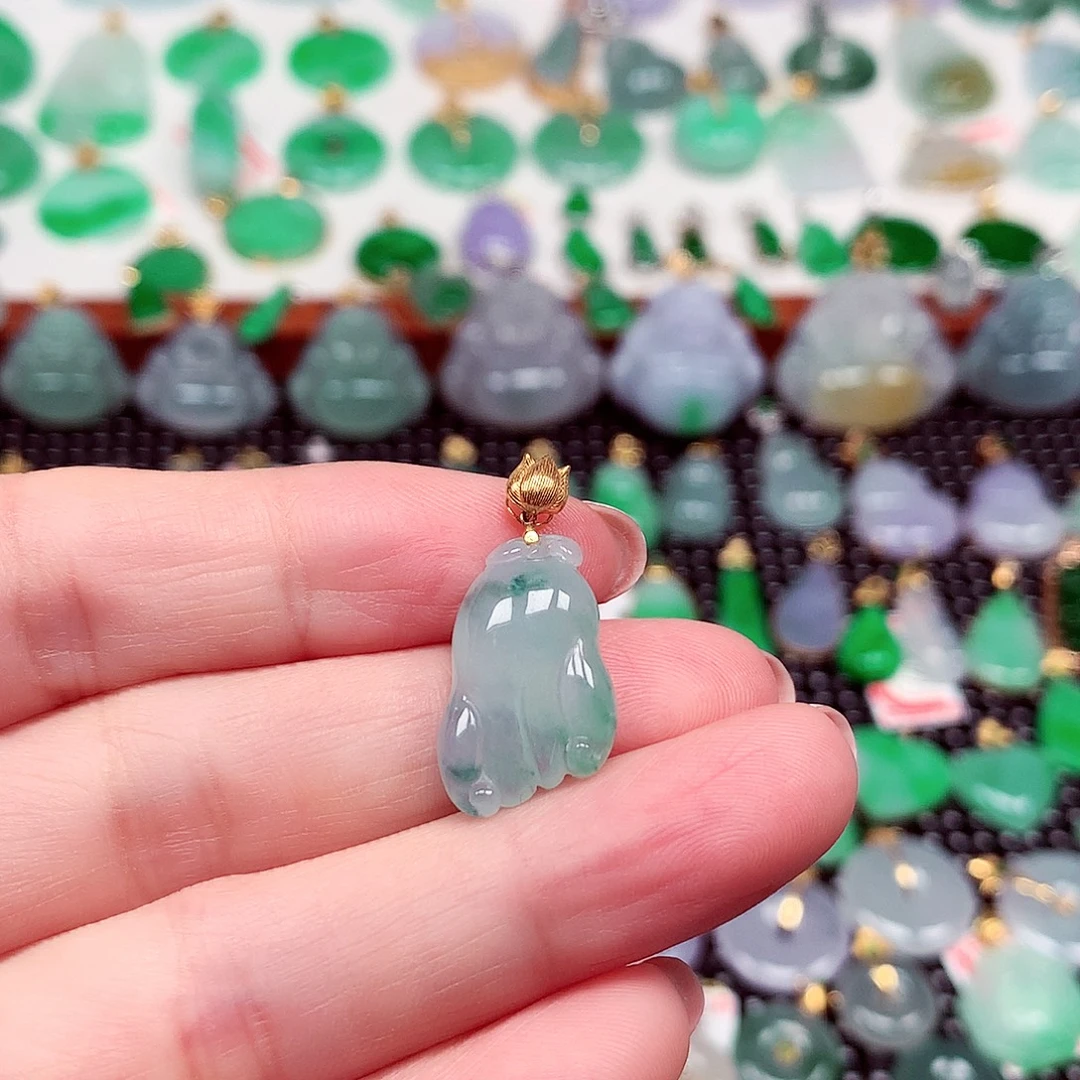 翡翠18K金镶嵌颈饰