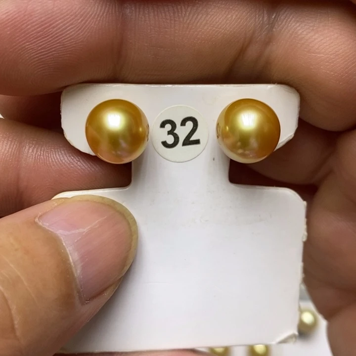 18K金镶嵌海水珍珠金珠耳钉