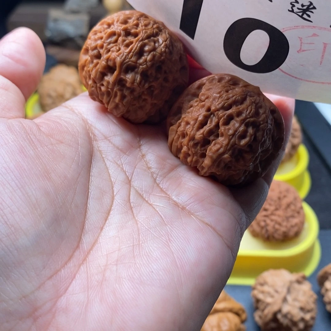 文玩核桃吊坠37血麒麟