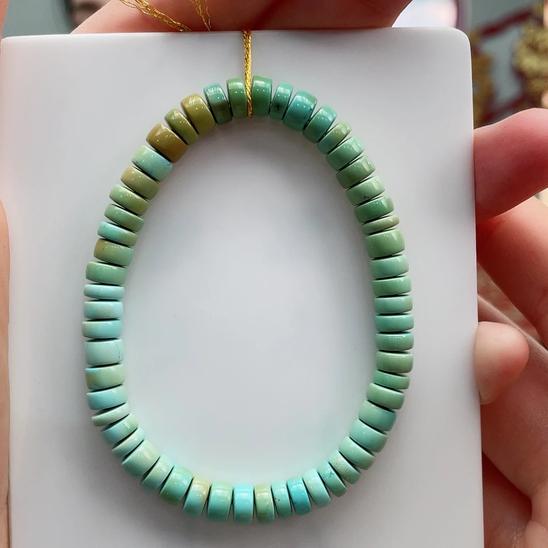 绿松石颈饰未镶嵌