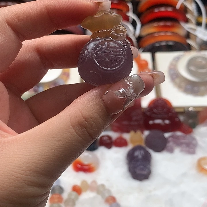 茜****玛瑙/玉髓手串未镶嵌