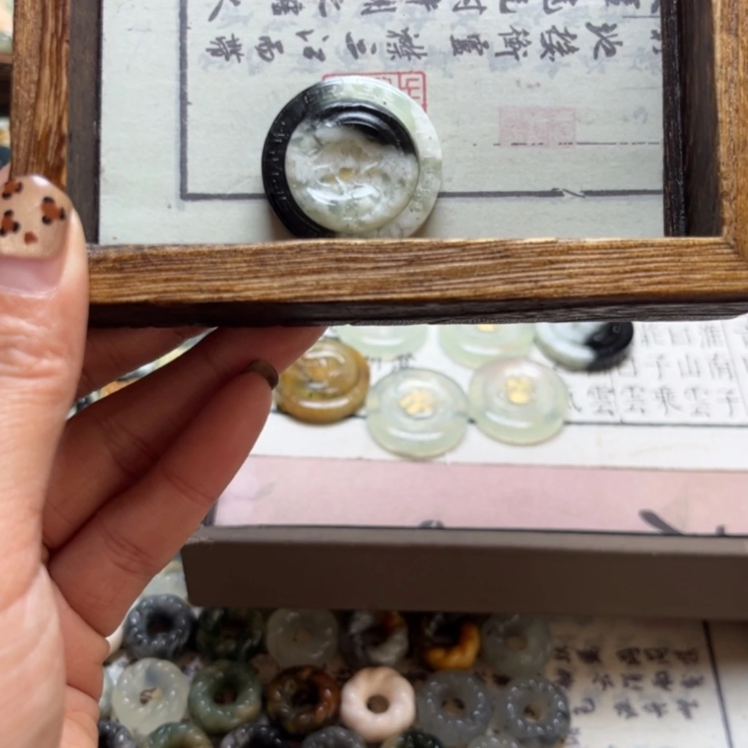 水***士蛇纹石玉合金颈饰