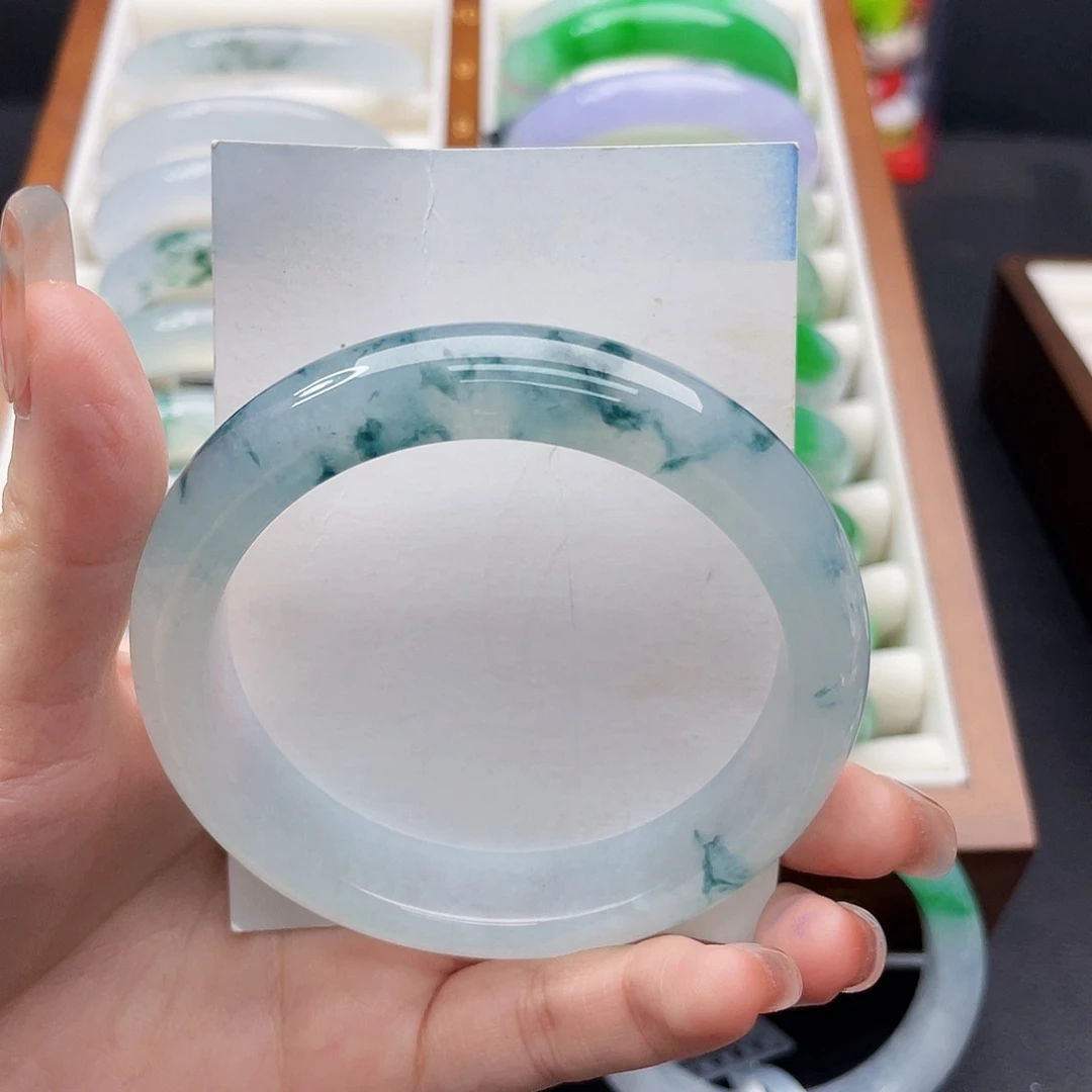 翡翠未镶嵌手镯58.8飘蓝花