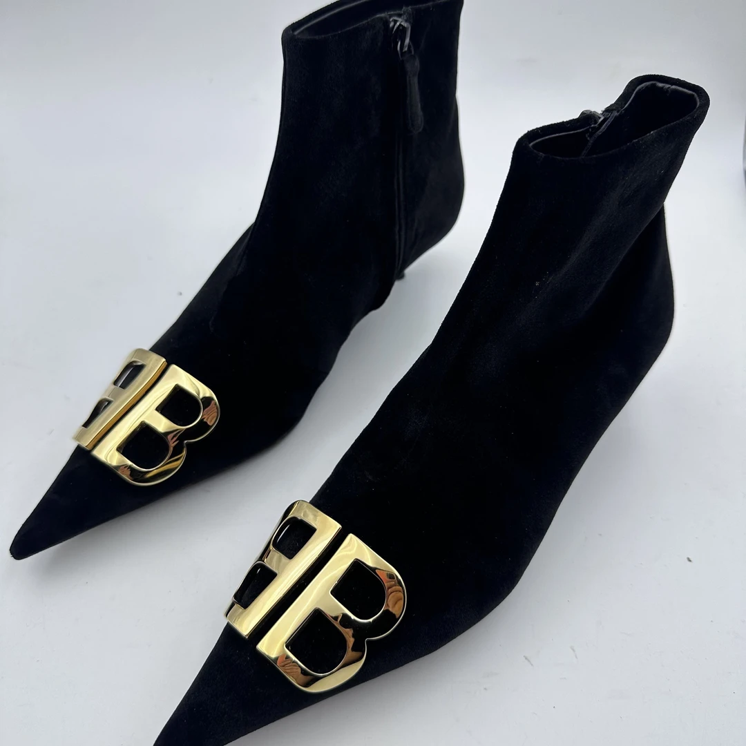 99新 Balenciaga/巴黎世家 37码/巴黎世家丝绒尖头短靴/99新/无盒