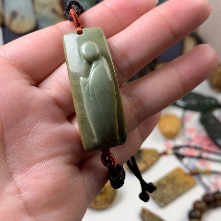 透闪石质玉手牌未镶嵌