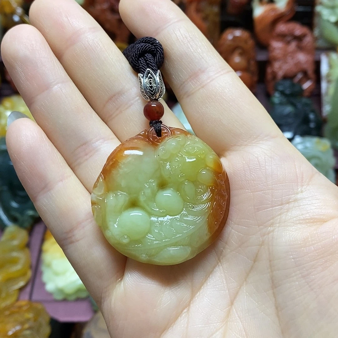 岫玉未镶嵌吊坠(赠链)