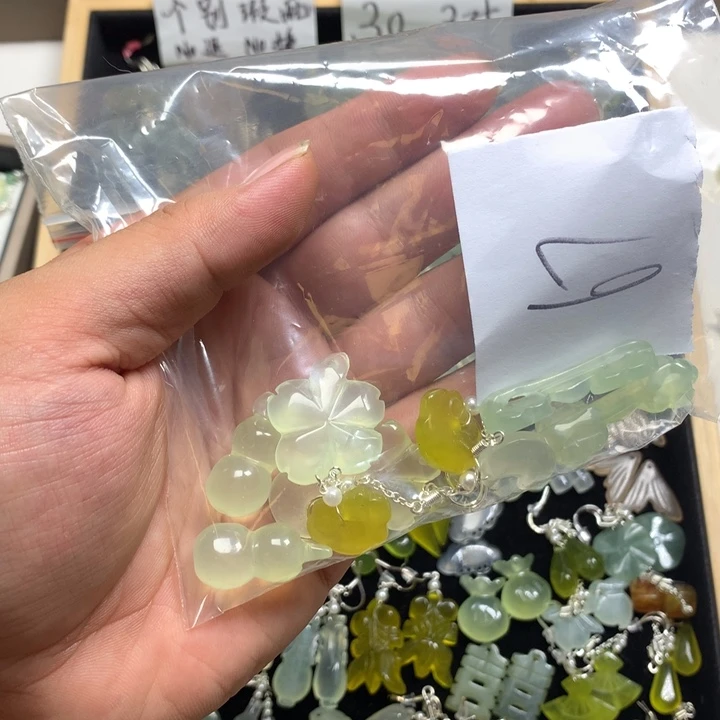 ****⁶合金蛇纹石玉耳钉