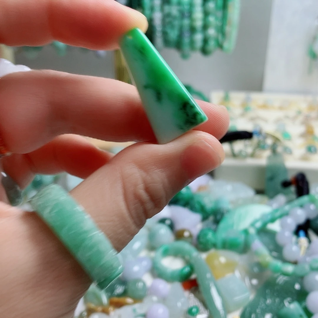 颈饰未镶嵌翡翠01