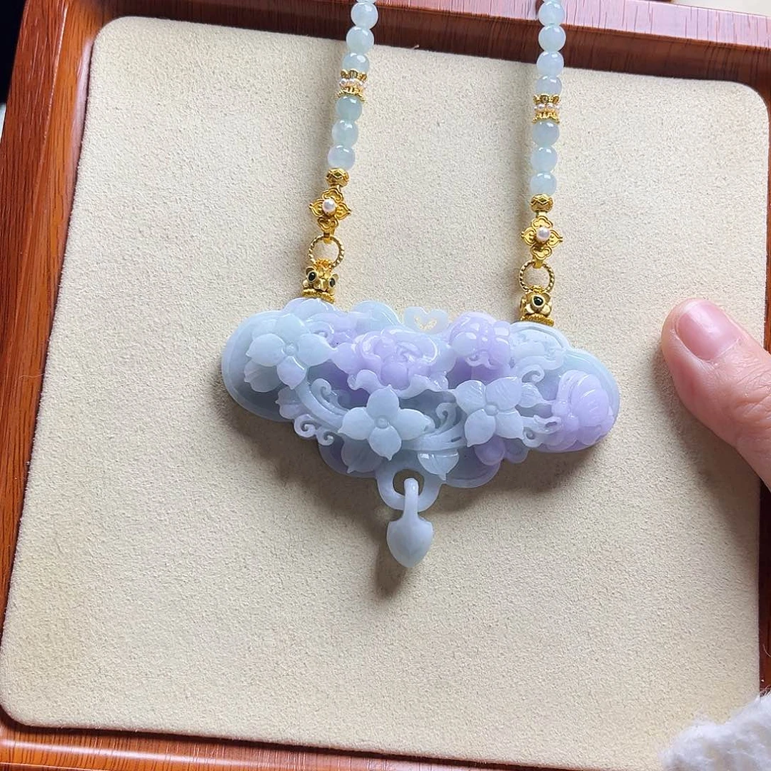 翡翠颈饰未镶嵌天然