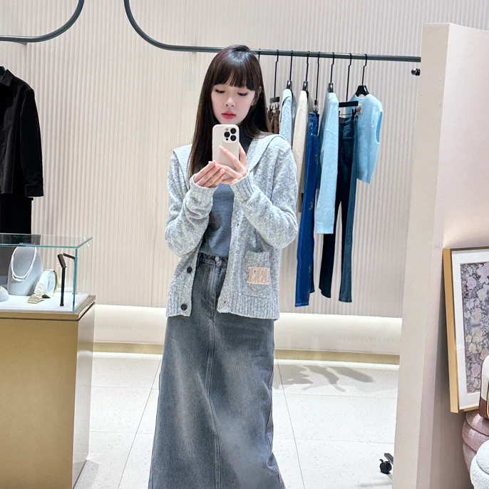 百搭海军领针织开衫