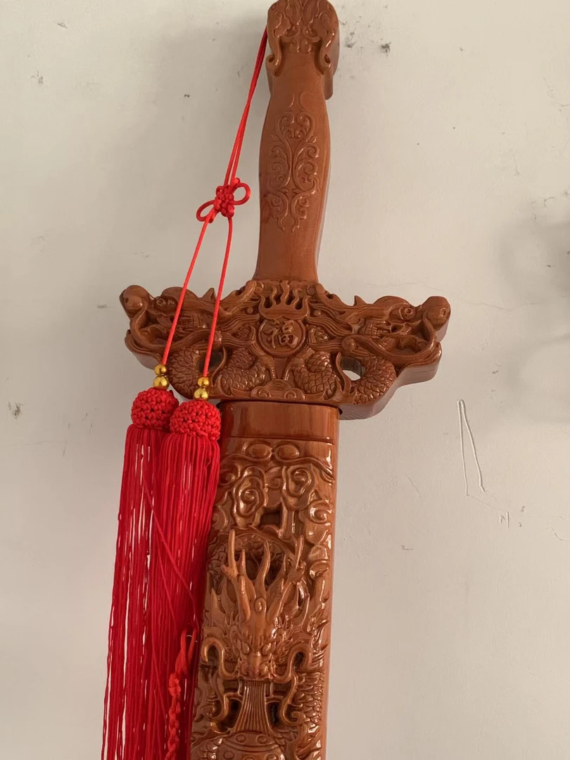 桃木浮雕九龙剑居家办公挂件纳福安康桃木剑