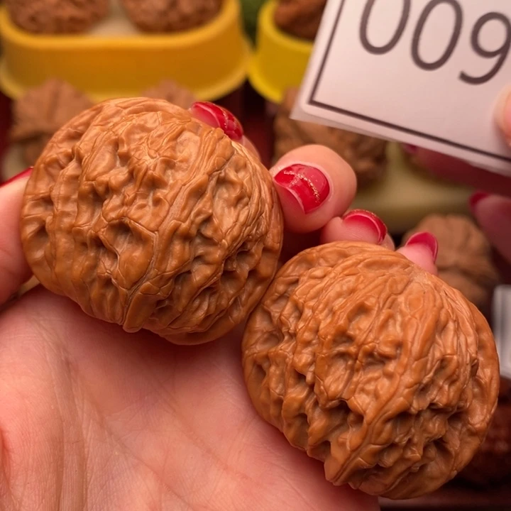 和***葵桃核把件正磨41……