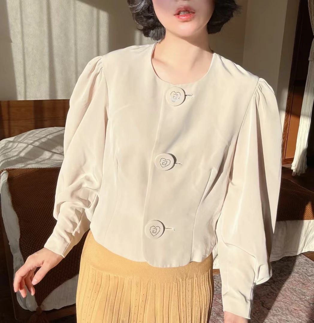 95新  杏色三粒扣外套