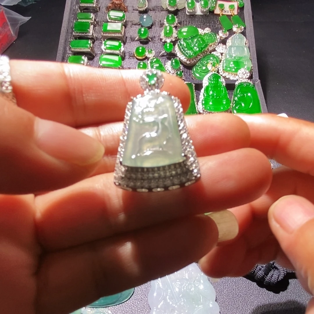 翡翠未镶嵌吊坠(赠链)A货翡翠14