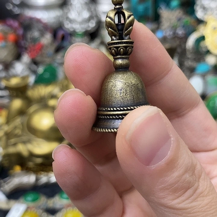 陶***军铜器挂件一个一个