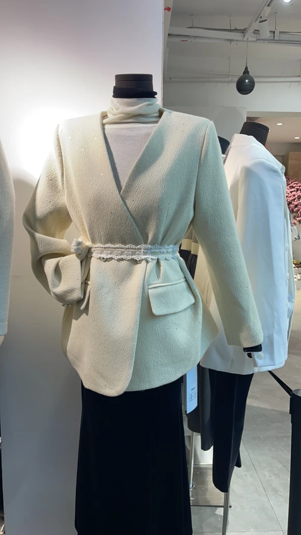 10241新宠儿时尚质感西服外套