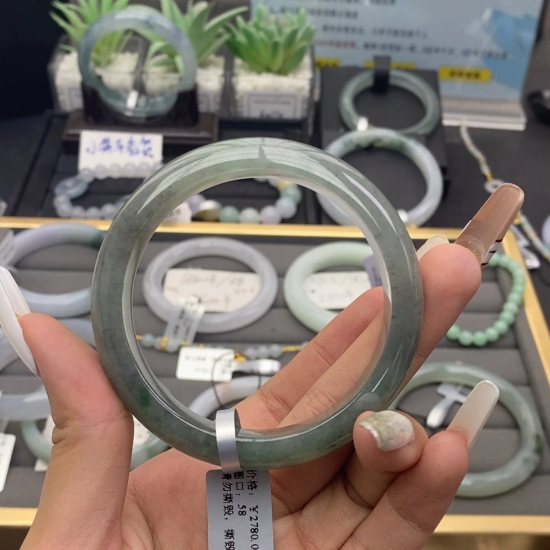 【闪购商品】未镶嵌手镯翡翠