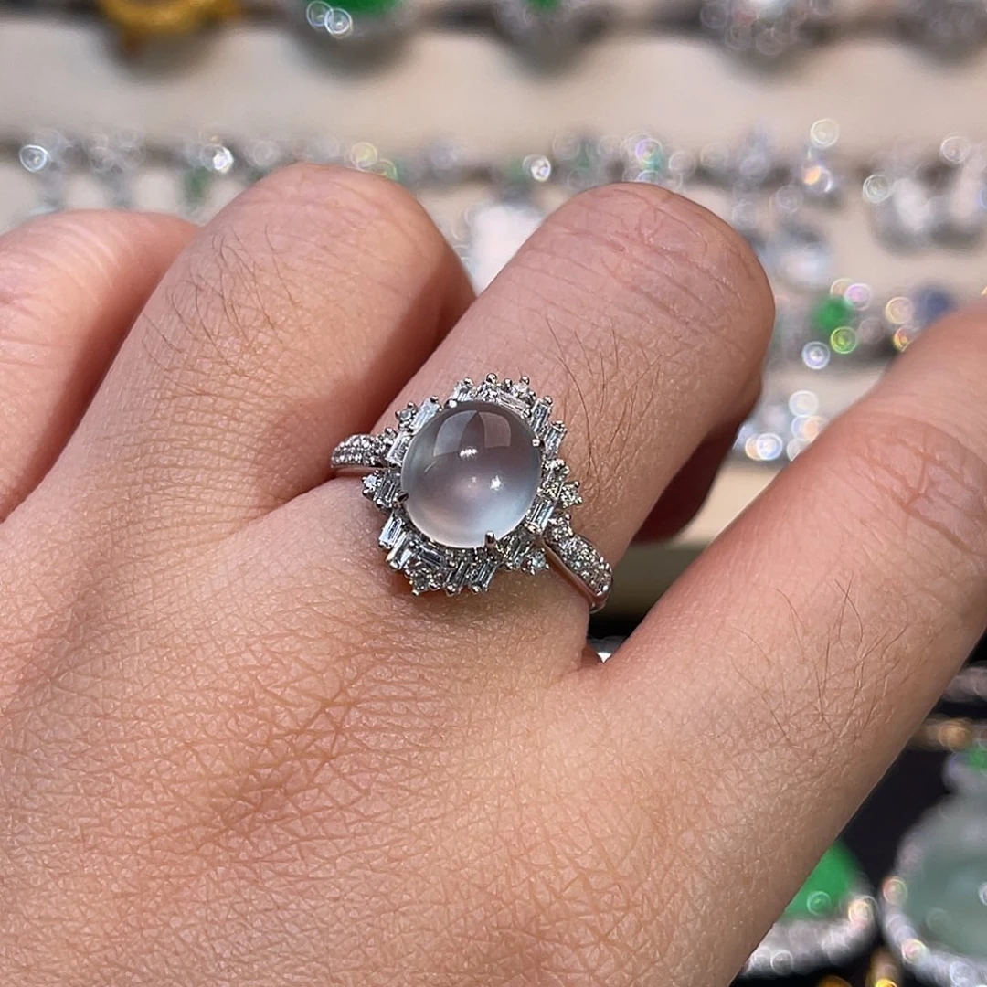 翡翠18K金镶嵌戒指黑钢冰蛋