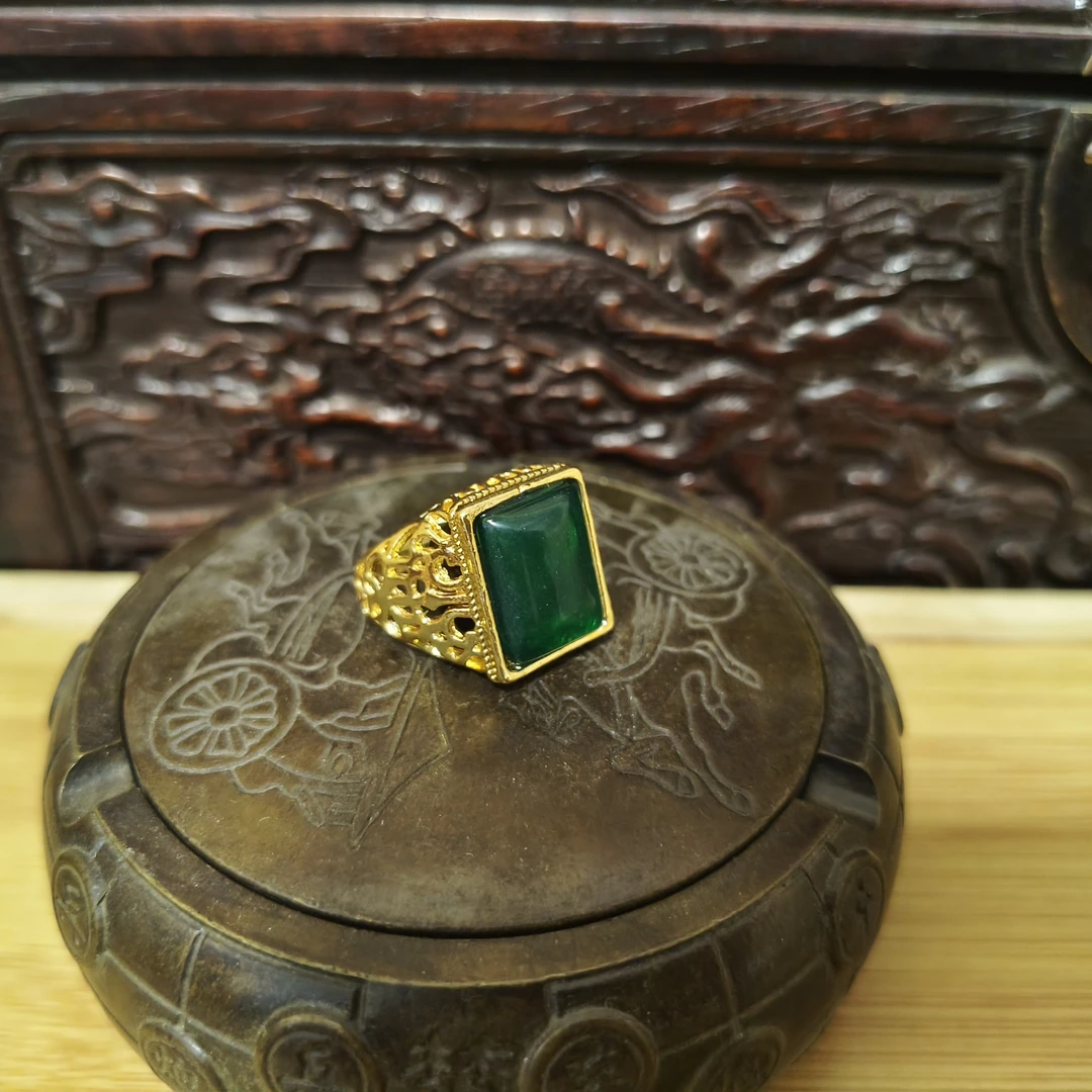 家居饰品现代工艺品SS05精美摆件当代复古摆件绿配宝大号戒指一个