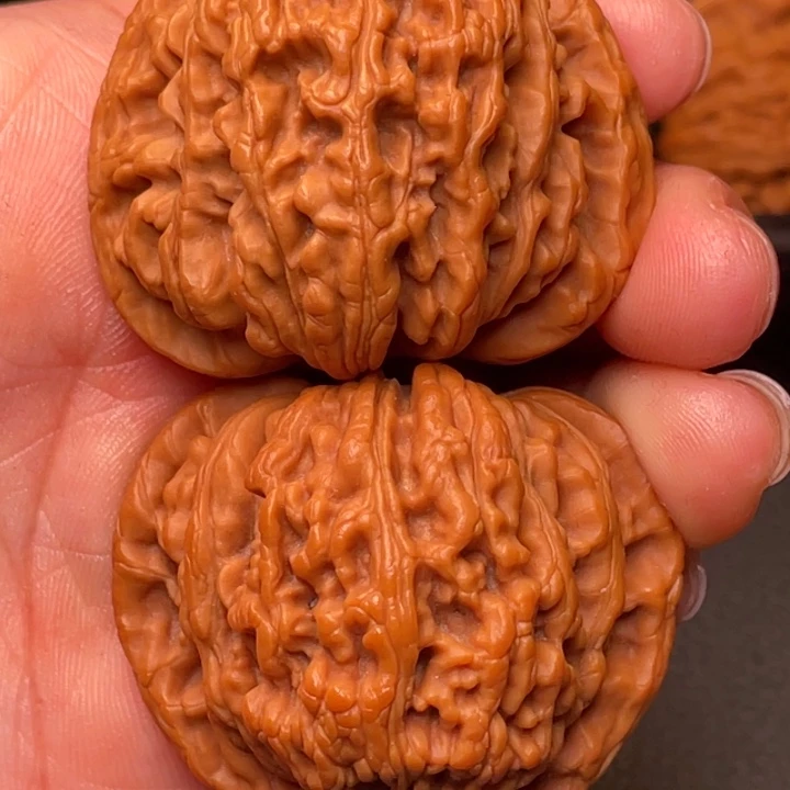 文玩核桃把件秦岭野生核桃