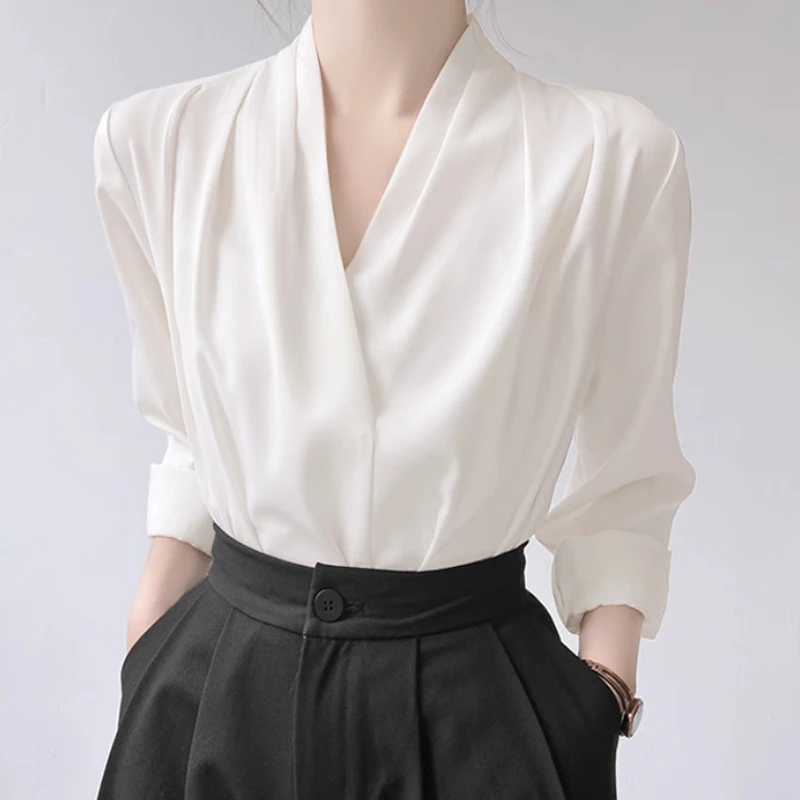 高级感缎面衬衫V领气质时尚通勤优雅显瘦职场通勤洋气百搭衬衣