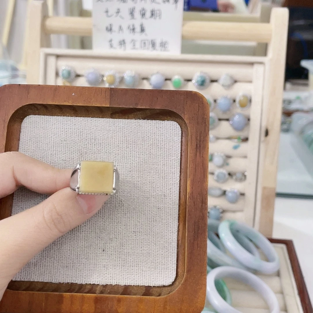 颈饰未镶嵌翡翠天然翡翠Ａ货