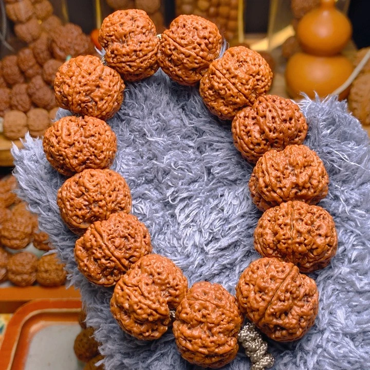 用***8手串金刚菩提爆肉梅花