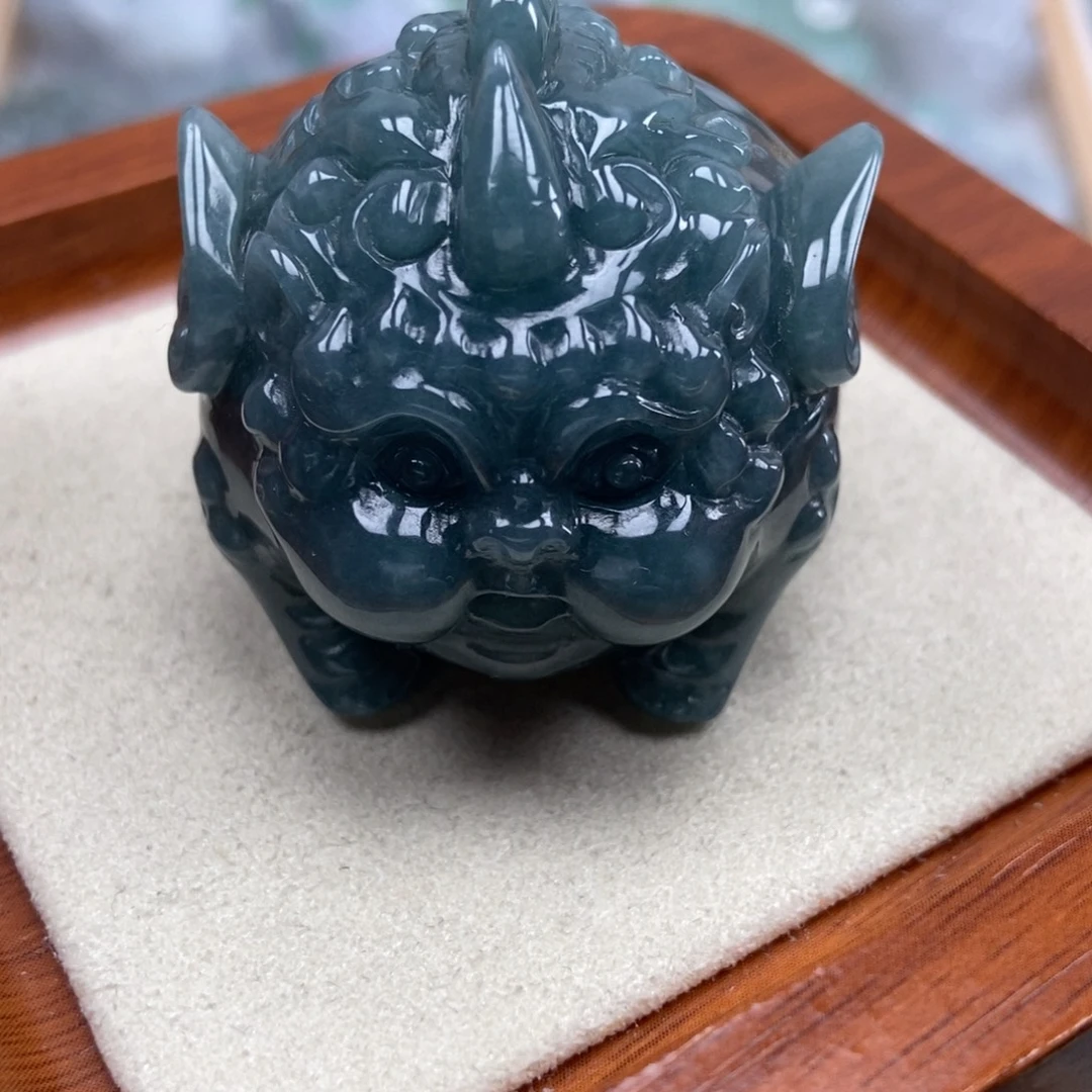 翡翠未镶嵌颈饰天碌