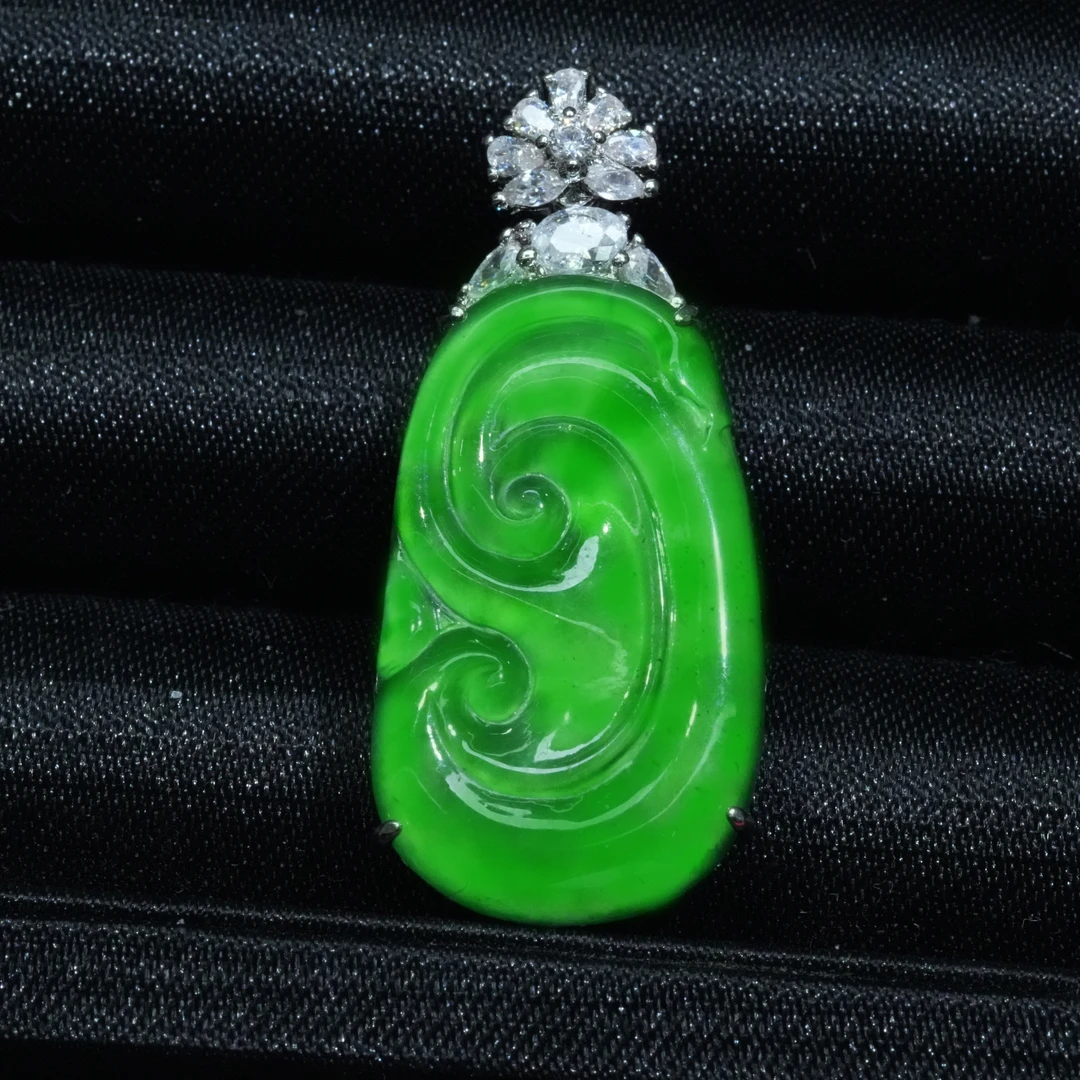 天然A货翡翠如意吊坠翡翠时尚优雅吊坠绿多样性发1不含链