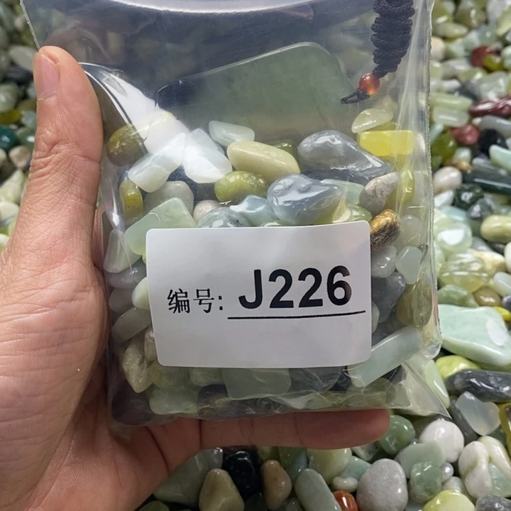 蛇纹石玉鱼缸石未镶嵌