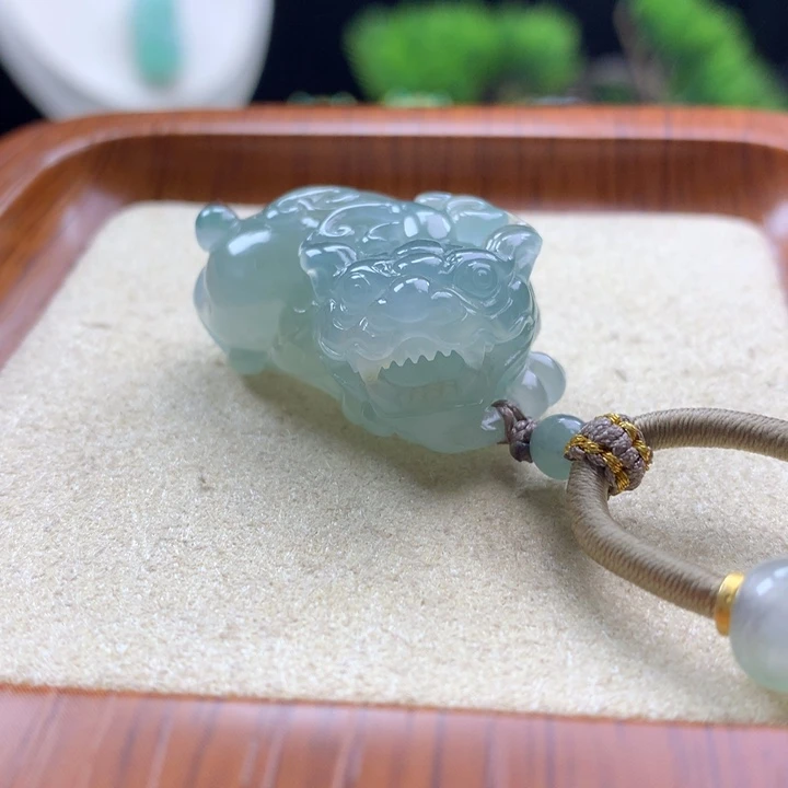 翡翠未镶嵌颈饰貔貅23