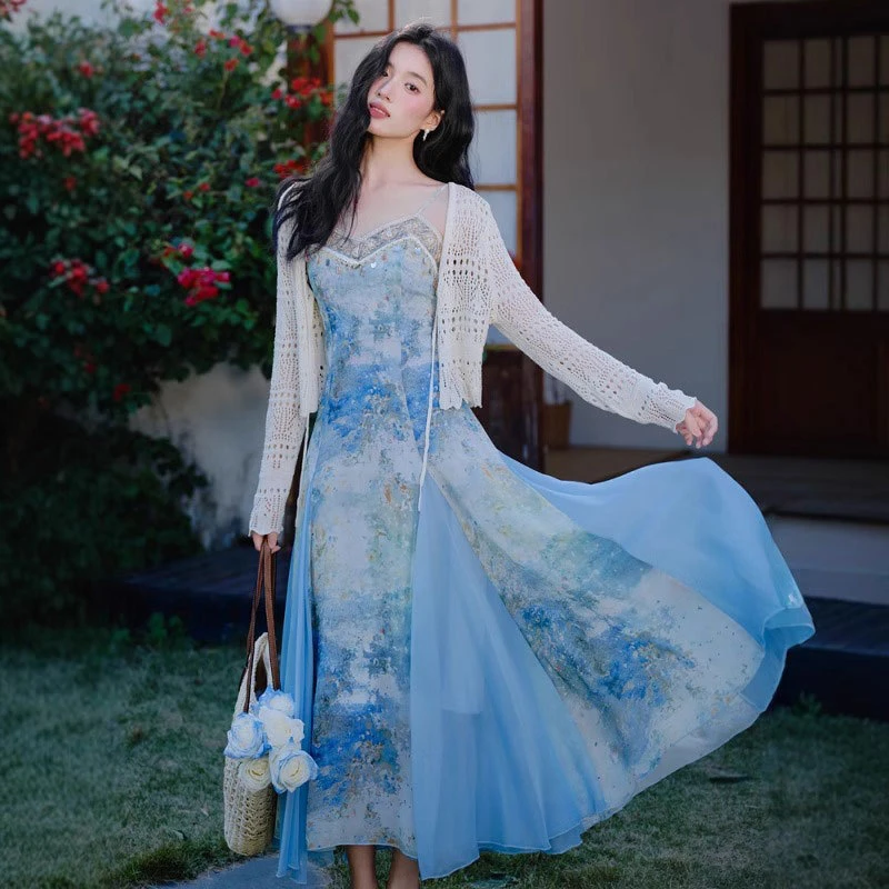 蓝色吊带连衣裙女2025初夏新款今年流行爆款超仙多巴胺掐腰长裙子