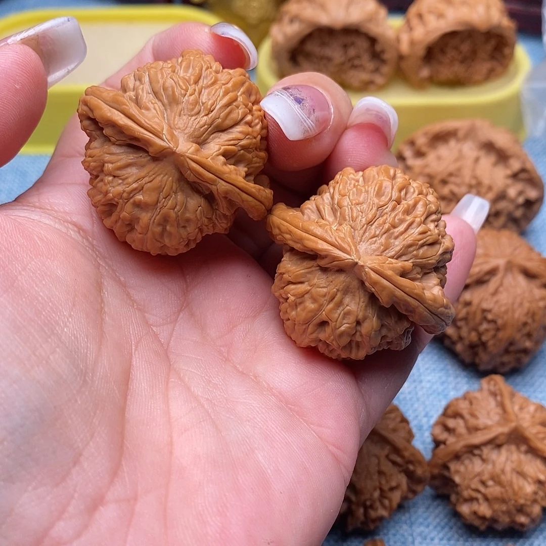小***志把件文玩核桃毕业白狮子40全品