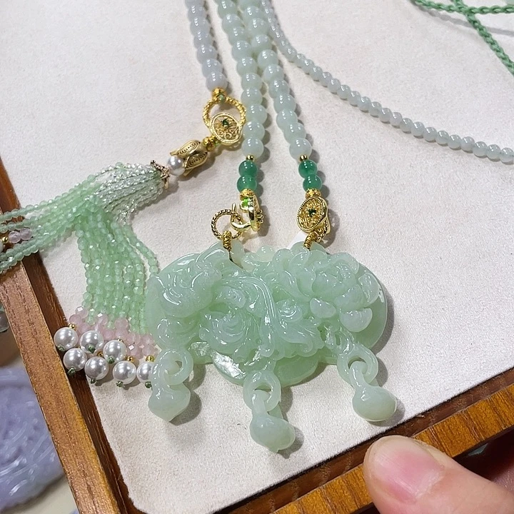 翡翠未镶嵌颈饰翡翠吊坠