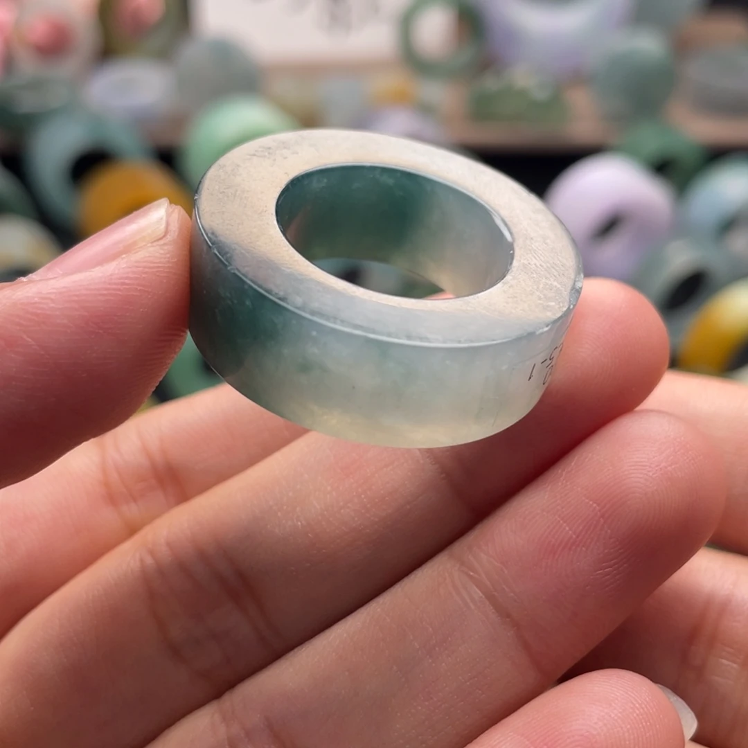 定制翡翠未镶嵌  半山水