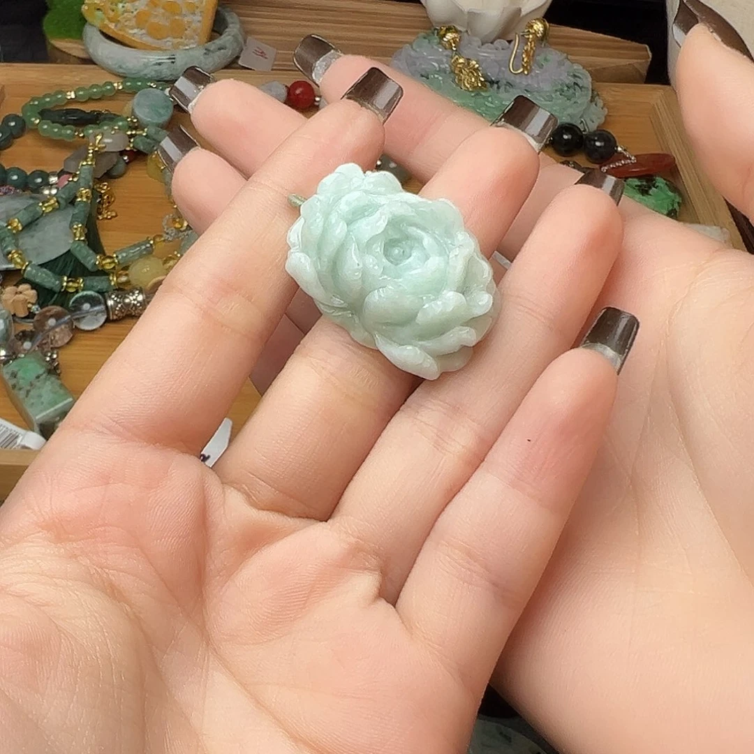 翡翠吊坠(赠链)未镶嵌靓***靓吊坠